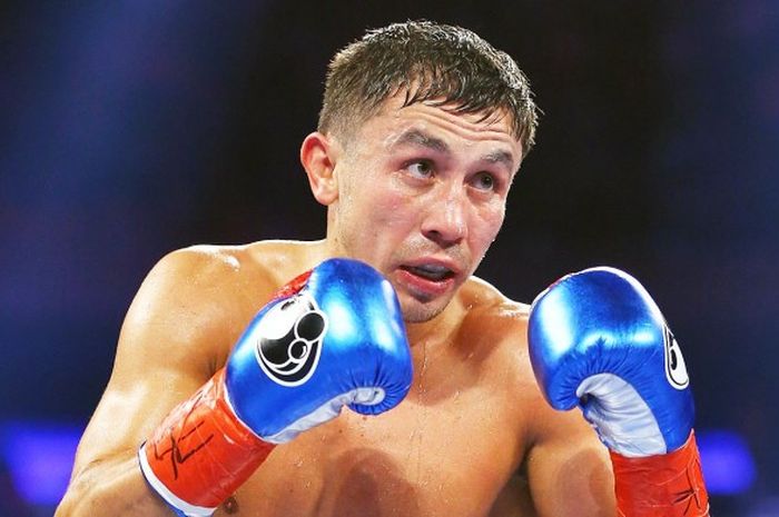 Petinju asal Kazakhstan, Gennady Golovkin, saat bertarung melawan David Lemieux dalam laga unifikasi gelar WBA/interim WBC/IBF kelas menengah di Madison Square Garden, New York City, 17 Oktober 2015.