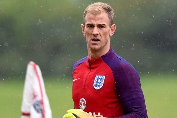 Kiper Torino dan tim nasional Inggris, Joe Hart, menjalani sesi latihan di St George's Park pada 3 September 2016.