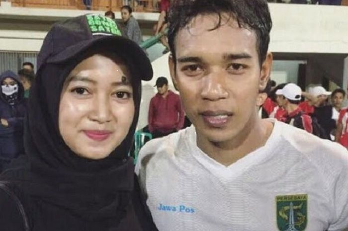 Devina Ferling dan Misbakus Sholikin usai pertandingan melawan Madiun Putra.