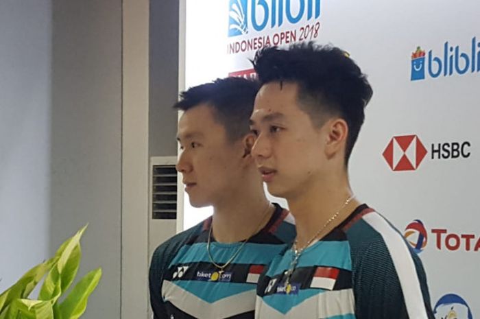 Marcus/Kevin saat menjalani konferensi pers usai melaju ke babak perempat final Indonesia Open 2018, Kamis, (6/7/2018).