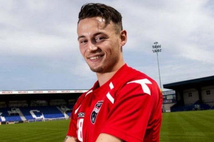  Marc Klok, ketika masih bermain untuk Ross County. 