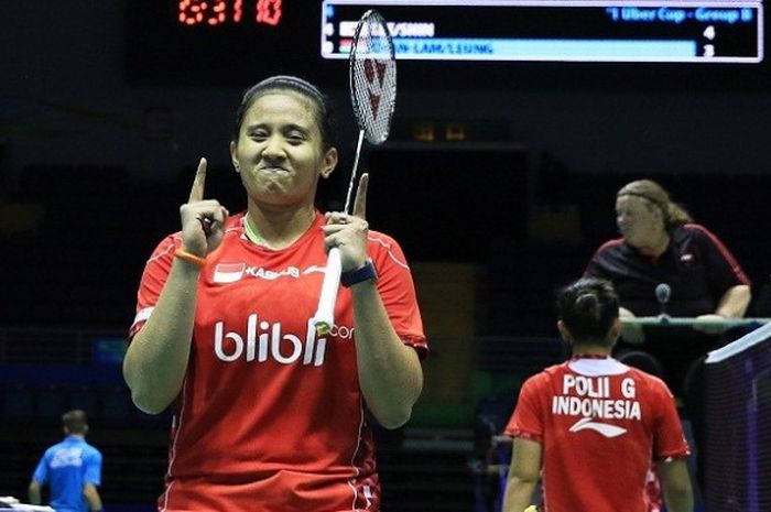  Pemain ganda putri Anggia Shitta Awanda, berekspresi setelah berhasil menyamakan kedudukan tim Uber Indonesia menjadi 1-1 ketika menghadapi Hong Kong pada laga kedua Grup C yang berlangsung di Kunshan Sport Center, China, Senin (16/5/2016). 