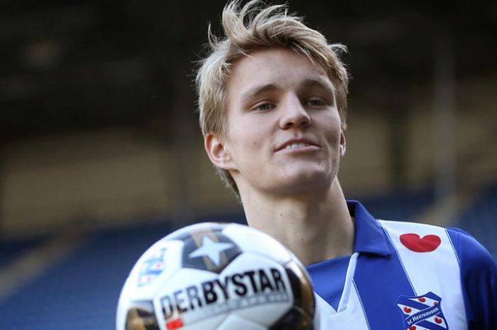 Martn Odegaard saat diperkenalkan sebagai pemain baru SC Heerenveen pada Januari 2017