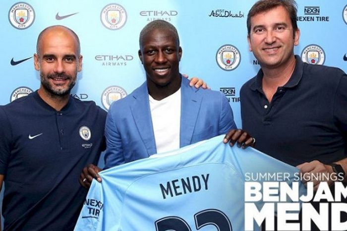 Benjamin Mendy secara resmi telah bergabung bersama Manchester City pada Senin, 24 Juli 2017