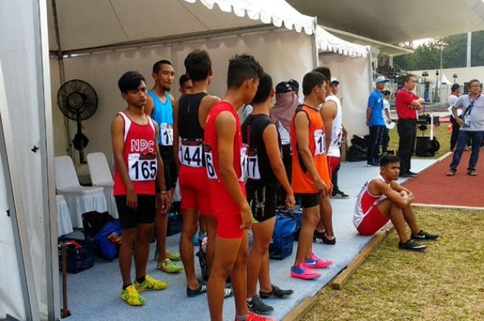 Sejumlah atlet atletik difabel Indonesia bersiap-siap menjalani lomba pada test event Asian Para Games 2018, di Stadion Madya, Senayan, Jakarta, Sabtu (30/6/2018).