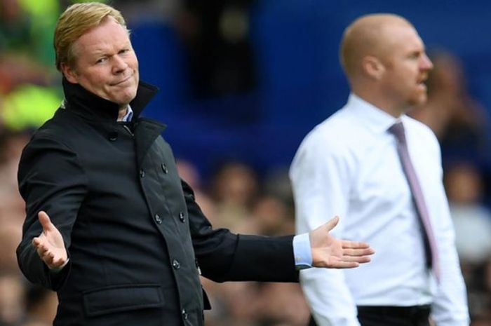 Reaksi pelatih Everton, Ronald Koeman, dalam partai Liga Inggris lawan Burnley di Stadion Goodison Park, Liverpool, 1 Oktober 2017.