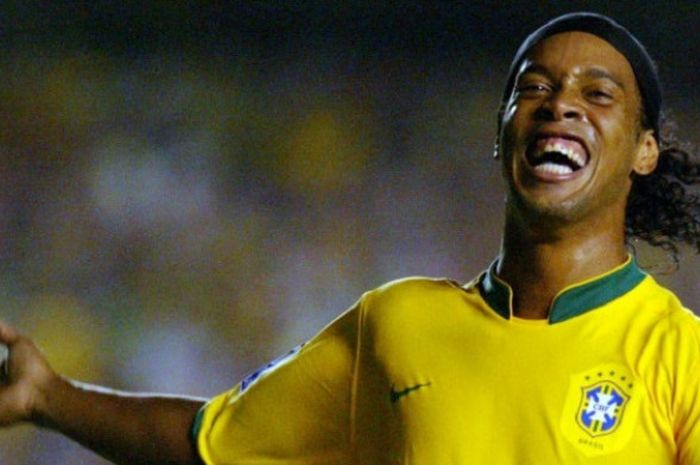    Ronaldinho kala membela Brasil di Piala Dunia 2002   