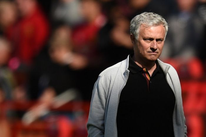 Ekspresi pelatih Manchester United, Jose Mourinho, dalam laga Liga Inggris kontra Watford di Stadion Old Trafford, Manchester pada 13 Mei 2018.