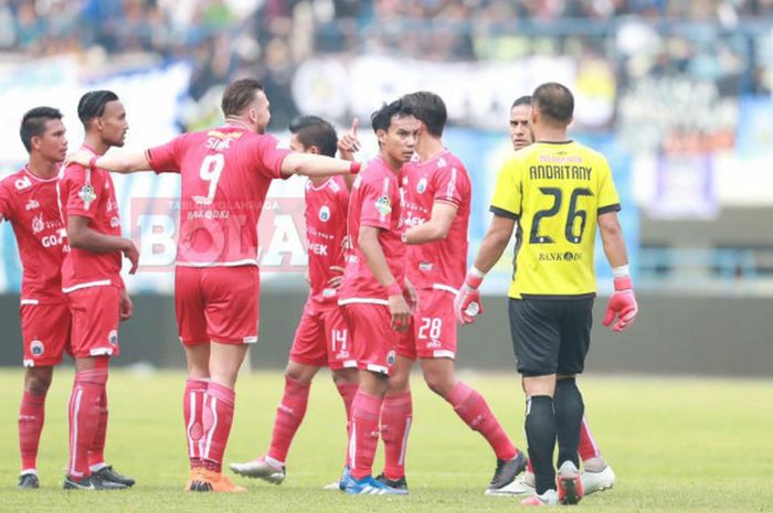             Para pemain Persija Jakarta bersiap jelang laga Liga 1 2018 kontra Persib Bandung di Stadion Gelora Bandung Lautan Api (GBLA), Kota Bandung, Minggu (23/9/2018).            