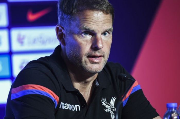 Pelatih Crystal Palace, Frank de Boer, saat menghadiri konferensi pers di ajang Premier League Asia Trophy, 22 Juli 2017.