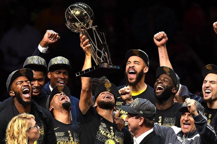 Selebrasi pemain Golden State Warriors di Quicken Loans Arena setelah menjadi kampiun ajang NBA musim 2018 usai memenangkan laga yang bergulir Sabtu (9/6/2018) WIB.