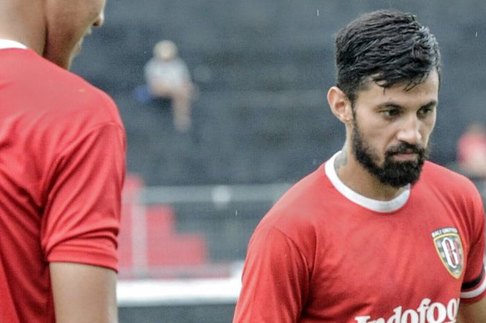 Stefano Lilipaly saat latihan bersama Bali United di Stadion Kapten I Wayan Dipta, Gianyar, Sabtu (6/1/2108)