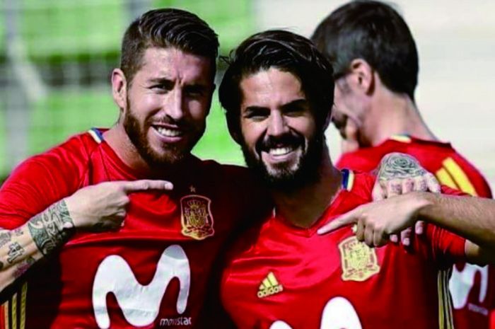 Sergio Ramos (kiri) dan Isco Alarcon Suarez (kanan)