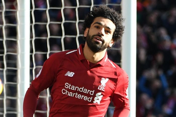 Penyerang Liverpool FC, Mohamed Salah, merayakan golnya dalam laga Liga Inggris melawan Cardiff City di Stadion Anfield, Liverpool pada 27 Oktober 2018.