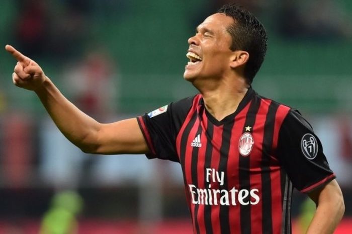 Aksi perayaan gol penyerang AC Milan, Carlos Bacca, ke gawang Chievo dalam laga Serie A di Stadion San Siro, Milan, 4 Maret 2017.