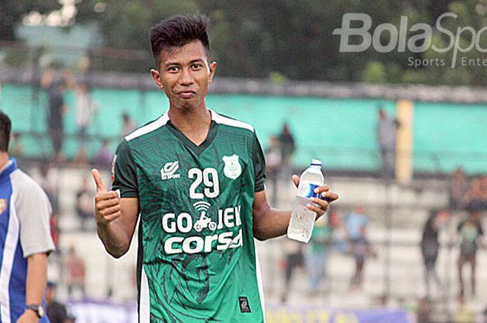 Pencetak gol terbanyak semantara PSMS Medan, Suhandi tak bisa ikut ke markas PS Timah Babel. Dia harus menjalani hukuman akumulasi kartu kuning bersama Fredyan Wahyu.