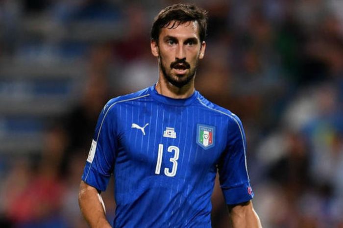 Davide Astori kala membela timnas Italia 