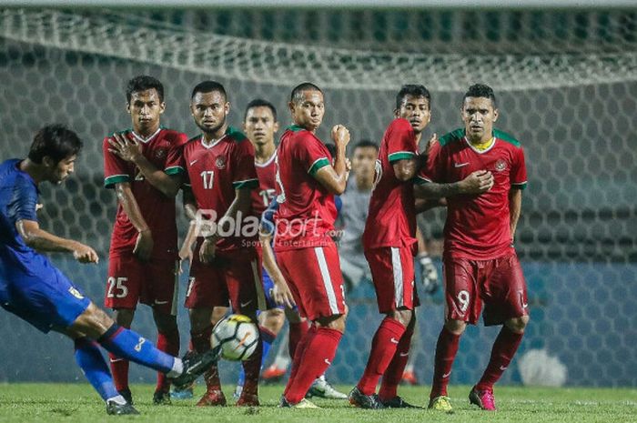  Uji coba kedua timnas U-23 Indonesia kontra timnas U-23 Thailand, Shinnaphat Leeaoh, di Stadion Pakansari, Kabupaten Bogor, Minggu (3/6/2018). 