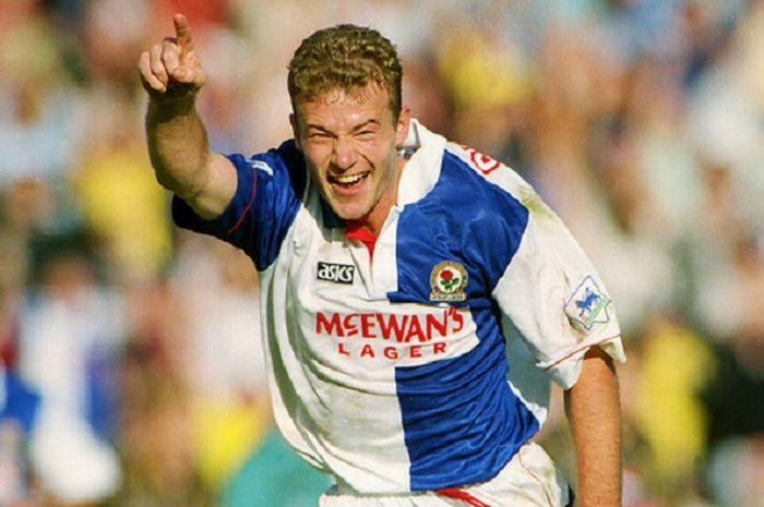 Alan Sheare kala membela Blackburn Rovers di pertengahan 90-an.