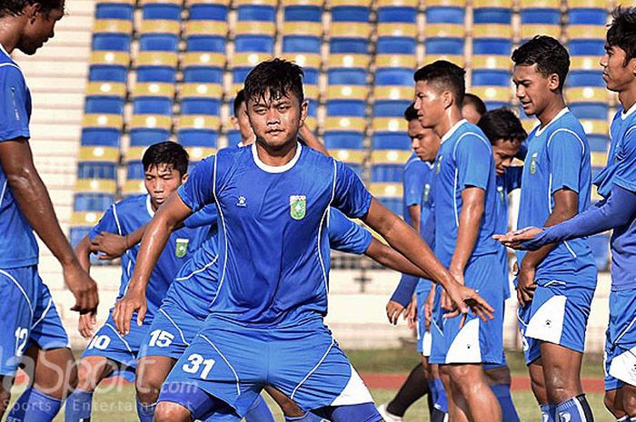 Skuat PSPS Riau melakukan latihan rutin di Stadion Kaharuddin Nasution, Rumbai.