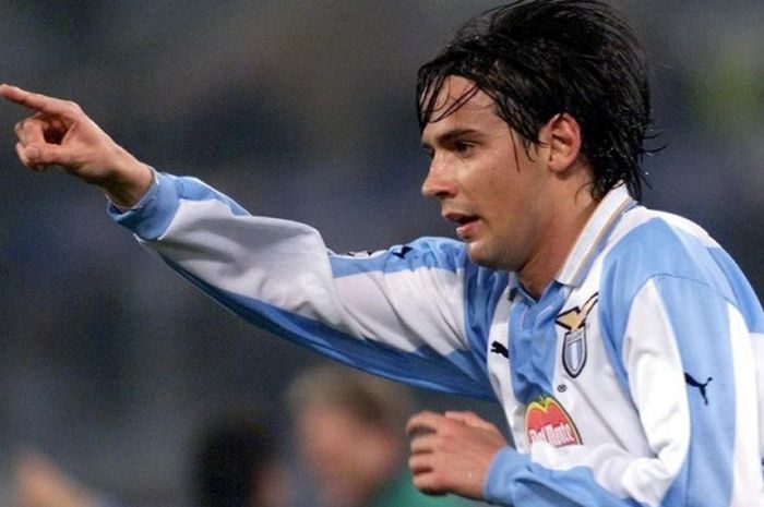 Simone Inzaghi merayakan gol untuk Lazio ke gawang Marseille dalam partai Liga Champions di Stadion Olimpico, Roma, 14 Maret 2000.