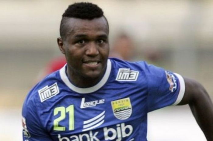 Djibril Coulibaly saat berkostum Persib Bandung pada Indonesia Super League (ISL) 2013-2014.