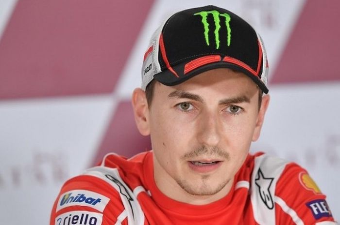 Pebalap Ducati, Jorge Lorenzo, berbicara dalam konferensi pers jelang seri GP Qatar di Sirkuit Internasional, Losail, Kamis (23/3/2017) malam waktu setempat.