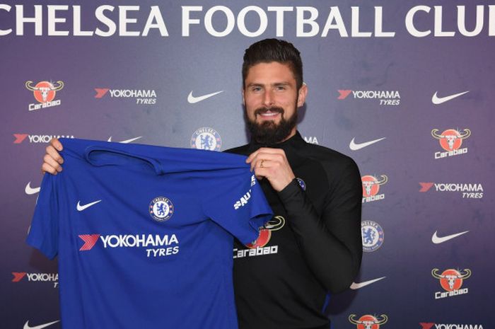 Olivier Giroud resmi diperkenalkan sebagai pemain baru Chelsea pada Rabu (31/1/2018).