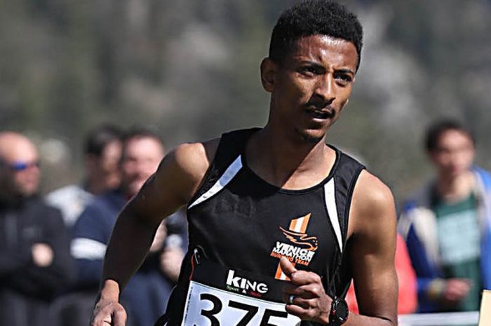 Pelari maraton Italia, Eyob Faniel memenangi lomba maraton 15 kilometer yang berlangsung di Venezia (22/10/2017).