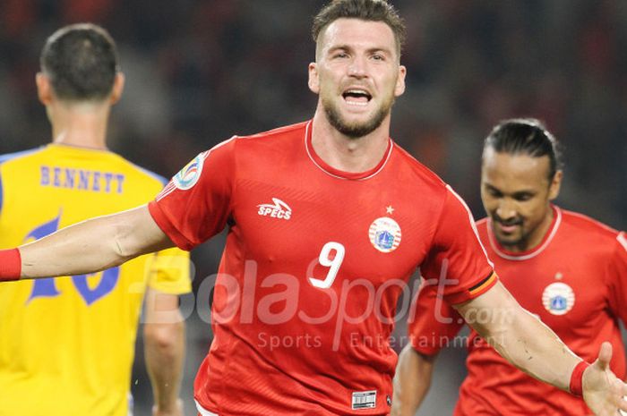 Selebrasi penyerang Persija Jakarta, Marko Simic, seusai mencetak gol ke gawang Tampines Rovers, Rabu (28/2/2018).