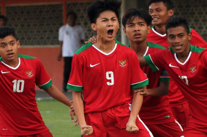 Timnas Indonesia U-16 sukses menang telak dengan skor 4-0 atas Filipina dalam laga ujicoba di Stadion Maguwoharjo, Sleman, Minggu (21/5) sore. Keempat gol Timnas U-16 dicetak oleh Rendy Juliansyah, Brilyan Negieta (2 gol), dan Hamsah Lestaluhu. 