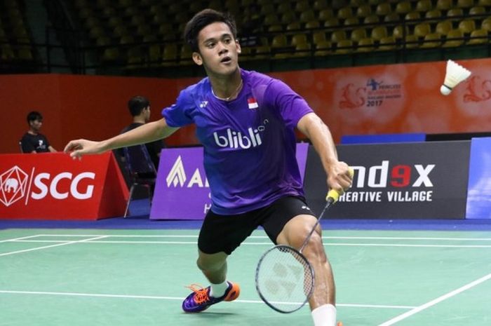 Pebulu tangkis tunggal putra nasional, Firman Abdul Kholik, saat bertanding melawan wakil tuan rumah, Suppanyu Avihingsanon, pada laga babak kesatu turnamen Thailand Masters di Nimibutur Stadium, Bangkok, Selasa (7/2/2017). Firman menang rubber game, 21-13, 19-21, 23-21.