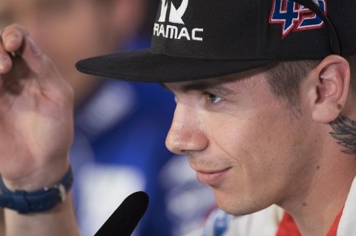 Pebalap Octo Pramac, Scott Redding, ketika sedang menghadiri sesi konferensi pers setelah kualifikasi GP Belanda di Sirkuit Assen, Sabtu (25/6/2016).