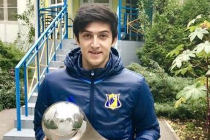 Sardar Azmoun, pemainmuda Iran