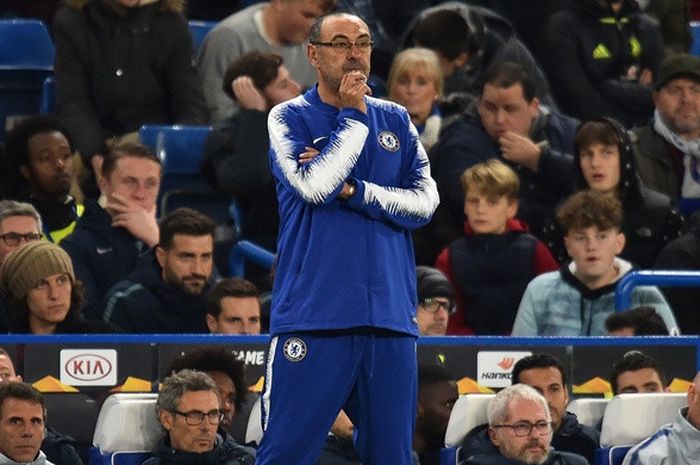 Ekspresi pelatih Chelsea, Maurizio Sarri, dalam laga Grup L Liga Europa melawan BATE Borisov di Stadion Stamford Bridge, London, Inggris pada 25 Oktober 2018.