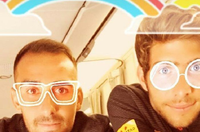 Paco Alcacer (Kiri) dan Sergio Berto (kanan) Selfie dengan Filter Instagram