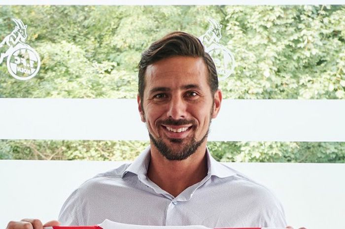 Claudio Pizarro Gabung FC Koln