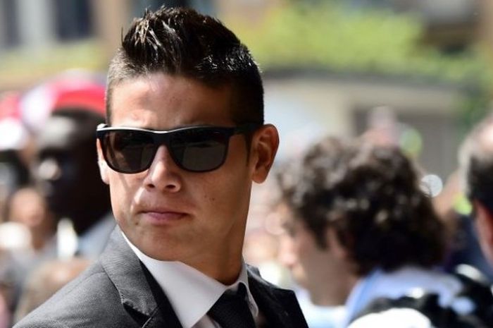 Gelandang Real Madrid, James Rodriguez, tiba di Raddison Hotel, Milan, Italia, 27 Mei 2016.