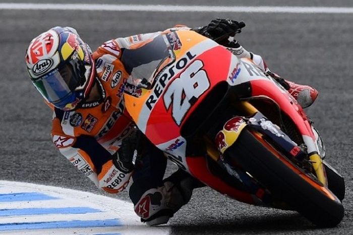 Pebalap Repsol Honda, Dani Pedrosa, memacu motor pada sesi latihan bebas hari pertama GP Spanyol di Sirkuit Jerez, Jumat (5/5/2017).