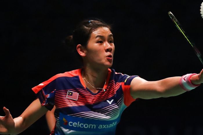 Pebulu tangkis ganda putri Malaysia, Woon Khe Wei, saat bertanding melawan pasangan Jepang, Misaki Matsutomo/Ayaka Takahashi, pada Piala Sudirman yang berlangsung di Gold Coast Sports Centre, Gold Coast, Australia, Jumat (26/5/2017).