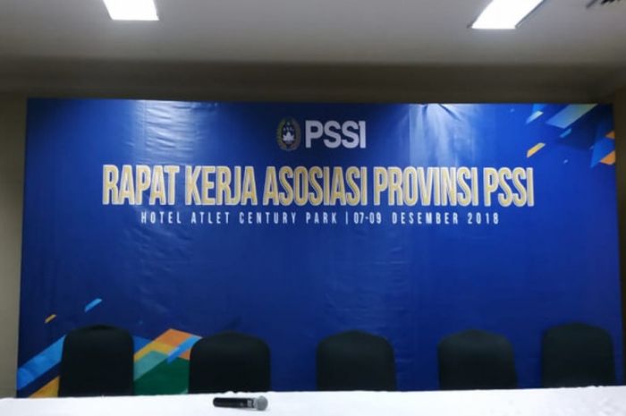 PSSI menggelar Rapat Kerja Asosiasi Provinsi (Asprov), di Hotel Atlet Century, Jakarta, Sabtu (8/12/