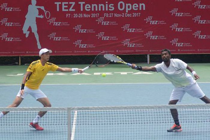 Pasangan Justin Barki (17 tahun) dan Vijay Sundar Prashanth (31) menang atas duet campuran Jepang dan Australia, Sora Fukuda/Scott Puodziunas melalui laga super tie break, 4-6 7-6(5) [10-4].