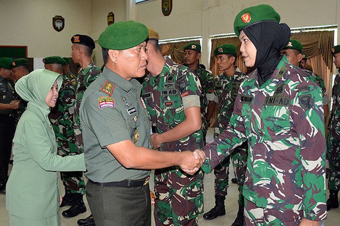 Pangdam II/Sriwijaya Mayjen TNI AM. Putranto, S.Sos, Senin (2/7/2018), memberangkatkan Kontingen Kodam II/Sriwijaya dalam rangka mengikuti perhelatan akbar di lingkungan TNI AD yakni, Pekan Olahraga TNI Angkatan Darad (PORAD) Ke-VIII tahun 2018 bertempat di Gedung Sudirman, Makodam II/Sriwijaya, Palembang.