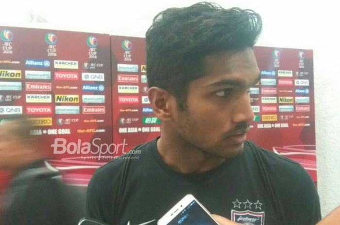 Gelandang Johor Darul Takzim Hariss Harun saat ditemui wartawan di Mixed Zone SUGBK setelah laga kontra Persija Jakarta, Selasa (10/4/2018).