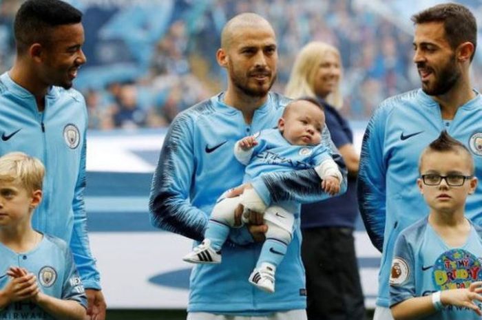 David Silva menggendong Mateo