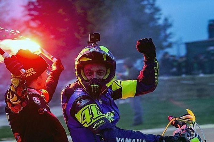 Valentino Rossi dan Franco Morbidelli berhasil menjadi juara 100 KM of Champions yang digelar di MotoRanch milik Valentino Rossi di Tavullia, Italia.