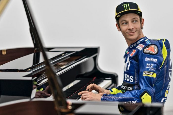   Pebalap tim Movistar Yamaha, Valentino Rossi.  