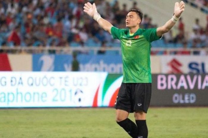 Kiper timnas Vietnam, Dang Van Lam saat bermain pada Piala AFF 2018. 