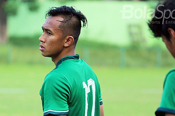 Pemain sayap, PSMS Medan, Antoni Putro Nugroho, saat berlatih di Stadion Kebun Bunga, Senin (23/4/2018) sore.