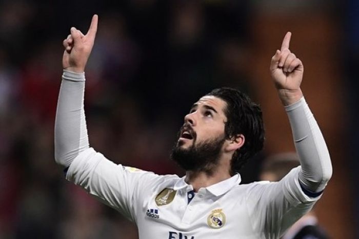 Ekspresi gelandang Real Madrid, Isco, seusai mencetak gol ke gawang Las Palmas, Rabu (1/3/2017). 